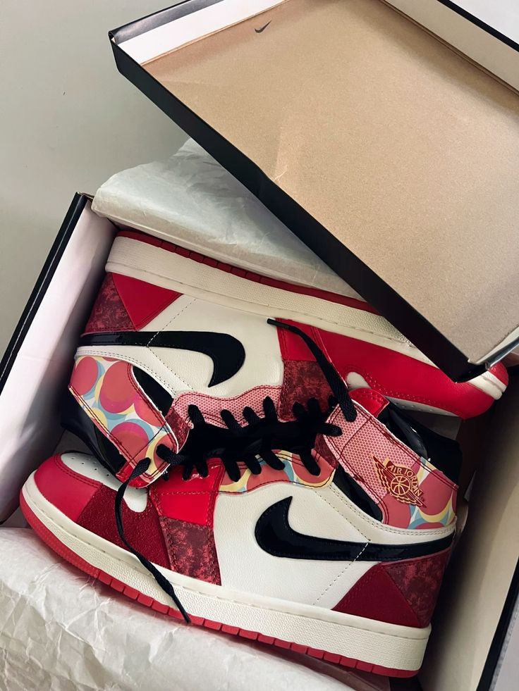 NIKE spiderman sneaker